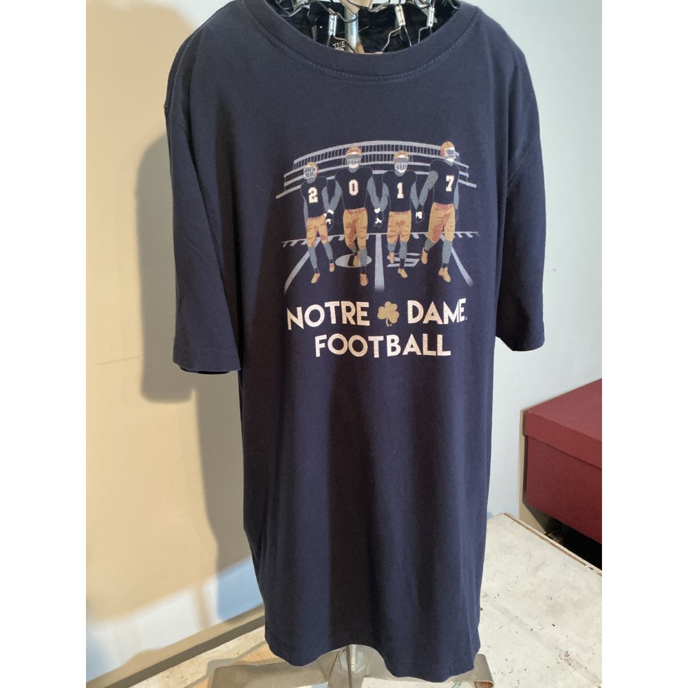 Colosseum Notre Dame Football The Shirt 2017 Navy Blue Graphic T-Shirt Mens XL